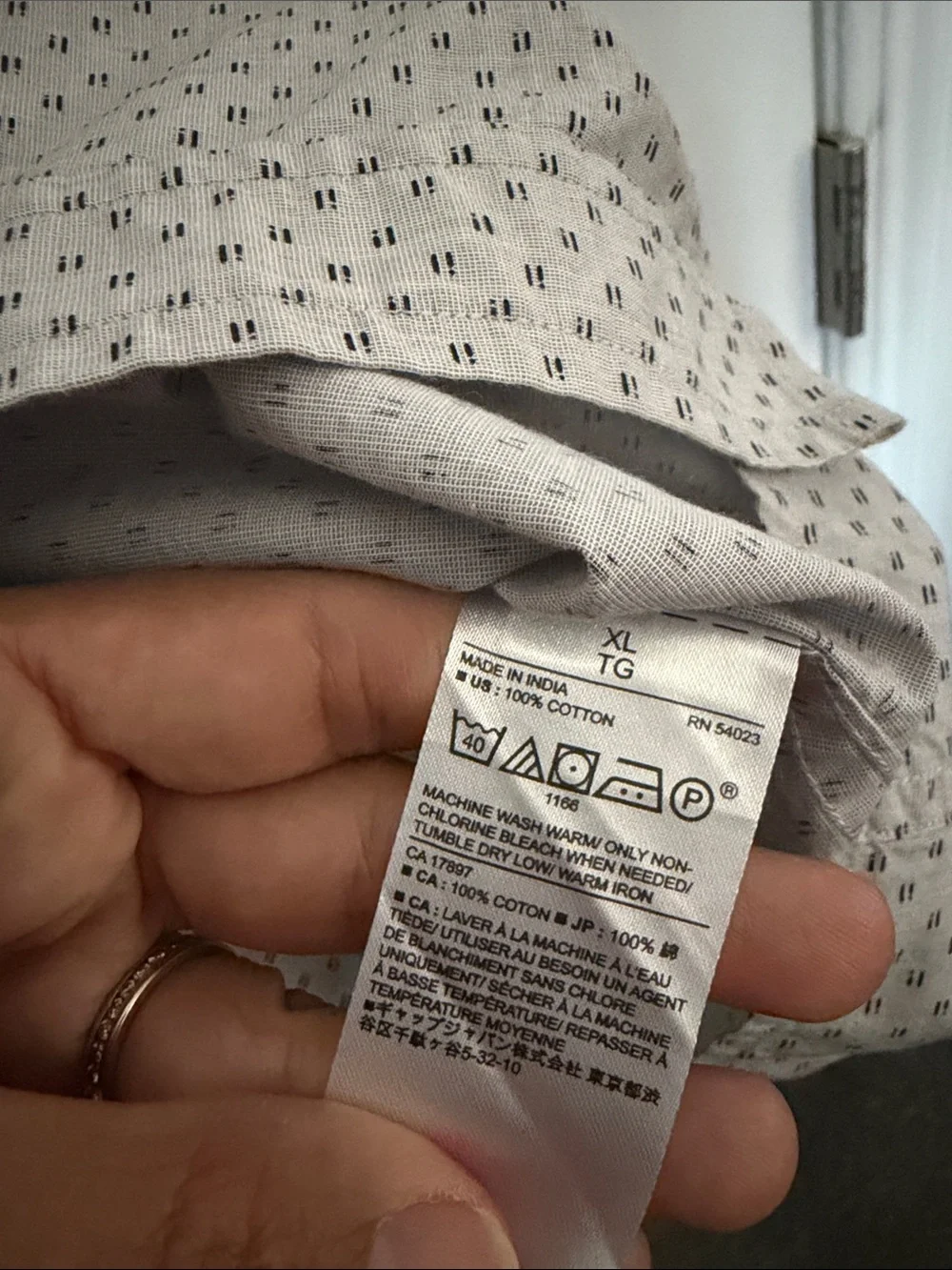 Banana Republic Men's Light Gray Shirt with Microdot Pattern